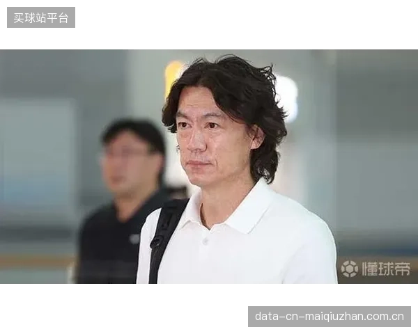 洪明甫将倚重黄仁范的组织调度,其状态是韩国队中场运转的晴雨表。 洪明甫将倚重黄仁范的组织调度,其状态是韩国队中场运转的晴雨表。
